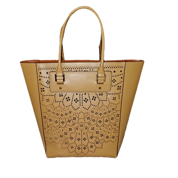 BCBGMaxAzria Handbags - BCBG Tall Genuine Leather Tote & Dustbag